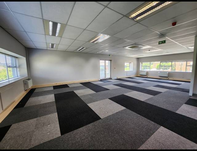 624M² OFFICE TO LET IN VORNA VALLEY